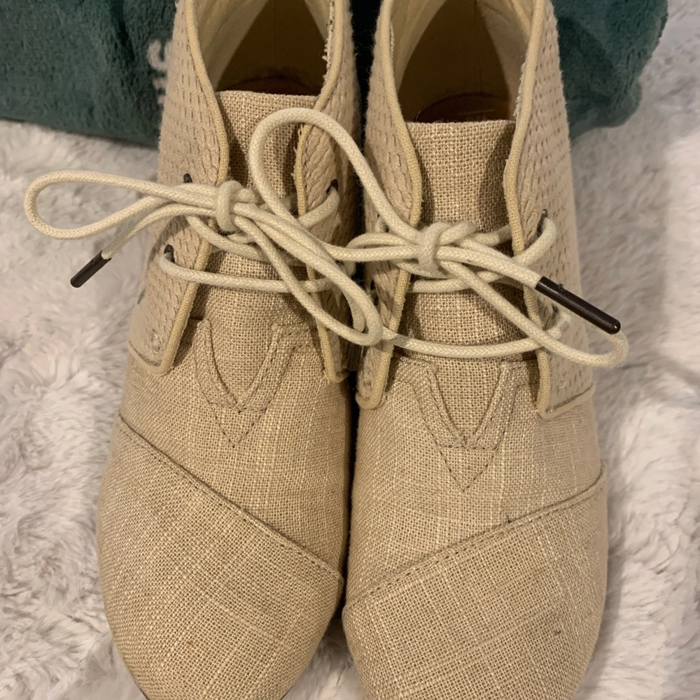 TOMS Women's Cream Wedge Ankle Boots